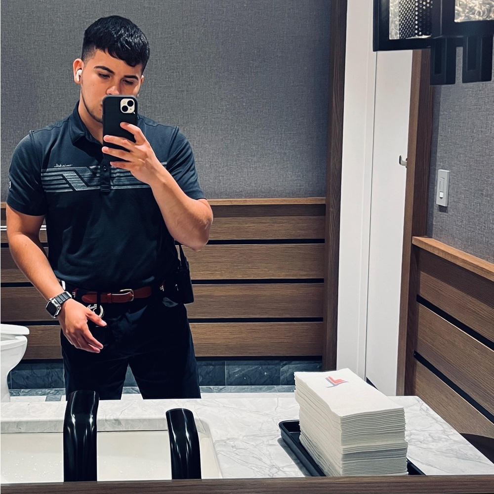 Meet your Posher, Axel